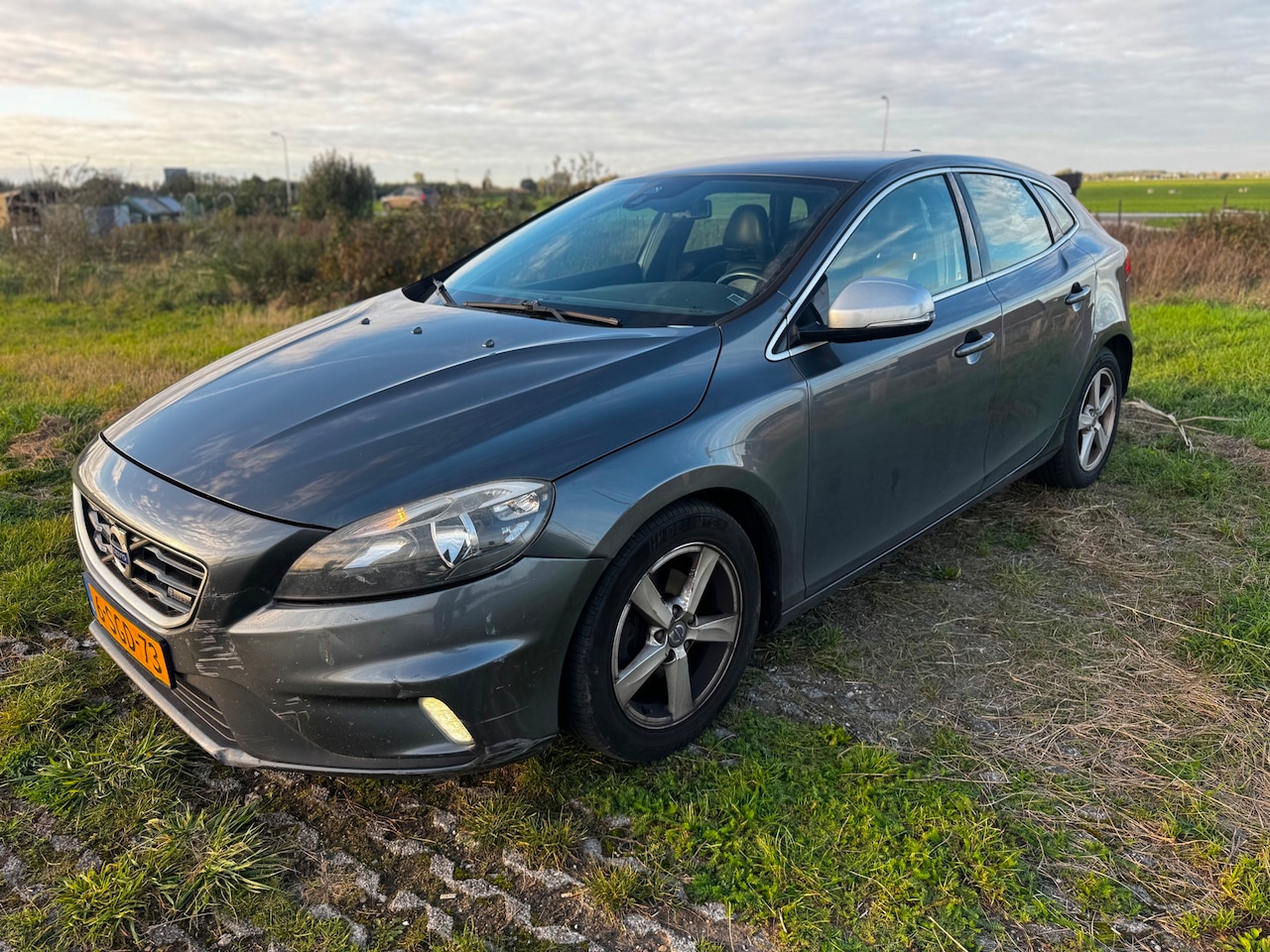 Volvo V40 - 1.6 D2 R-Design*airco* export* - AutoWereld.nl