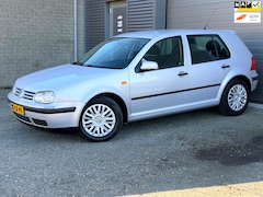 Volkswagen Golf - 1.4-16V