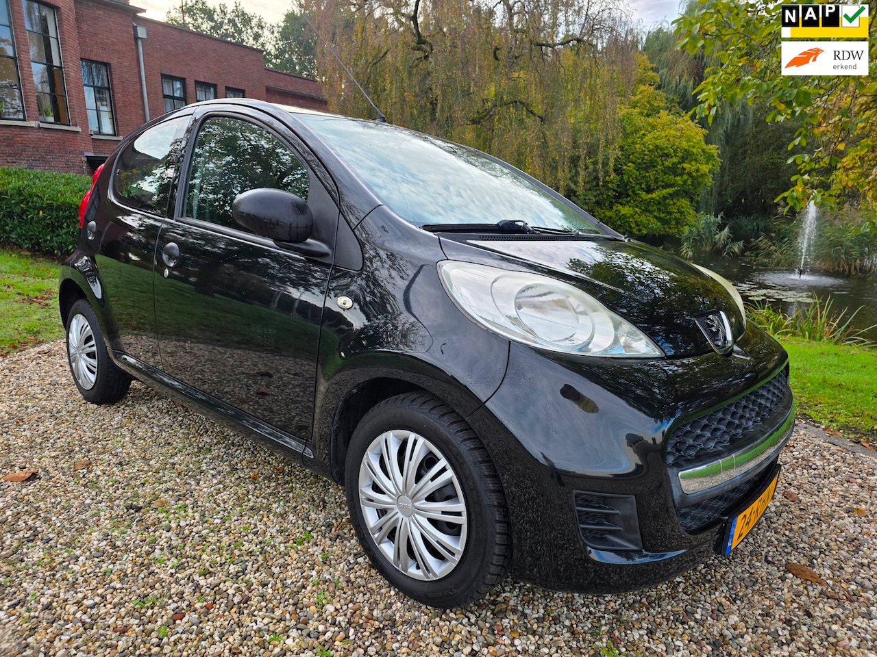 Peugeot 107 - 1.0-12V XR 5-deurs AIRCO *apk:10-2027* - AutoWereld.nl