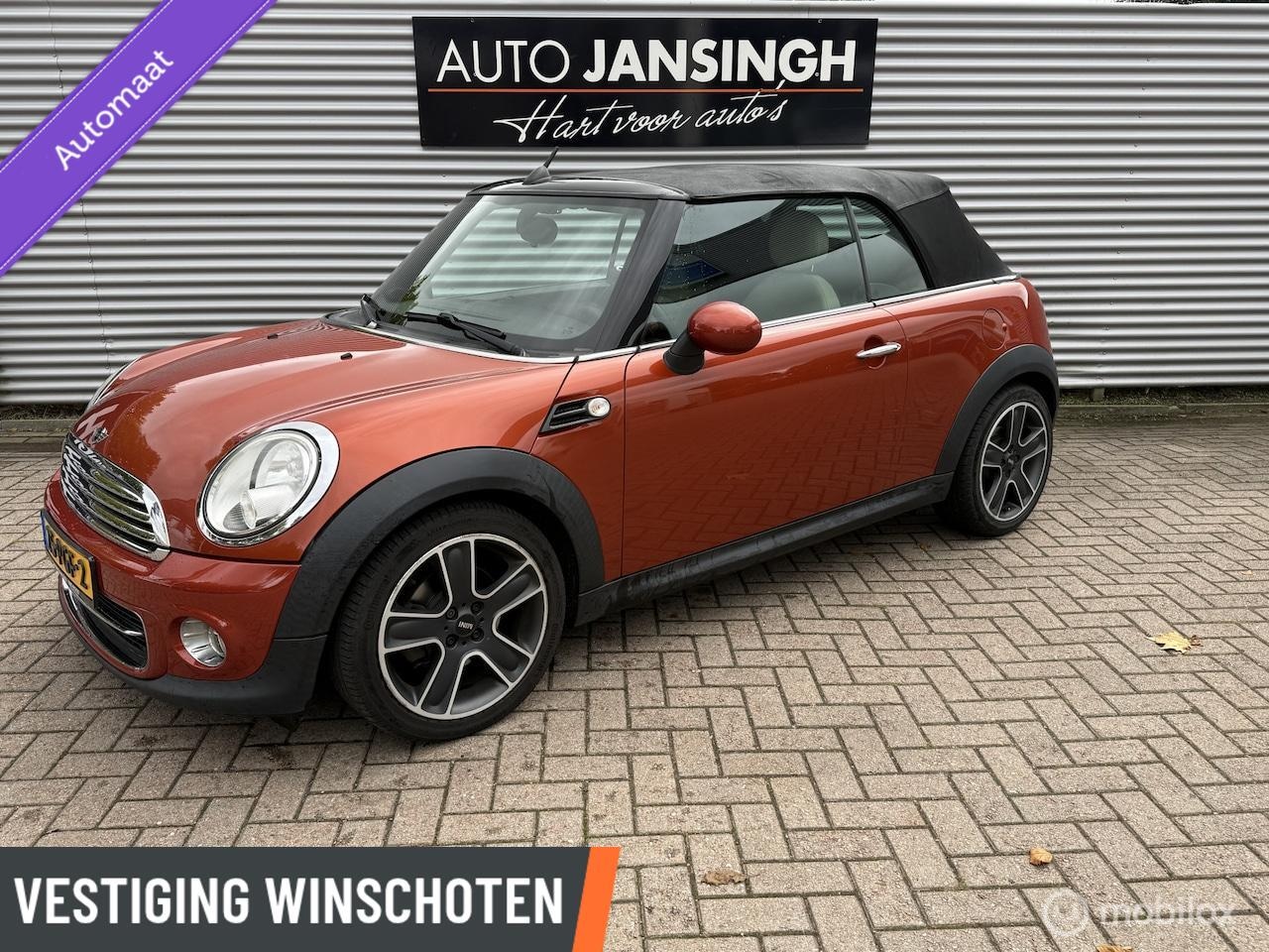 MINI Cabrio - 1.6 Cooper Chili Automaat | Stoelverwarming | Leer | Harman/Kardon | LM Velgen | PDC Achte - AutoWereld.nl