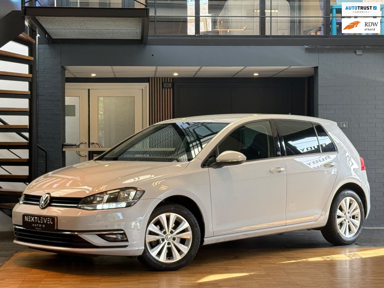 Volkswagen Golf - 1.0 TSI Comfortline 1.0 TSI Comfortline - AutoWereld.nl