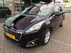 Peugeot 5008 - 1.2 PureTech Style 5p. / Pano'dak / Navi / PDC