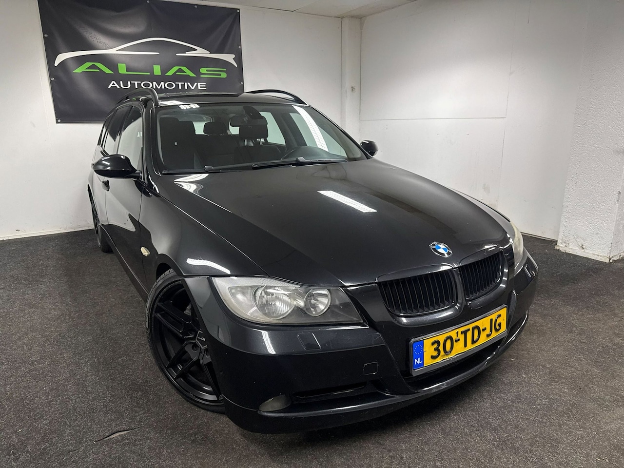 BMW 3-serie Touring - 320i High Executive - Trekhaak - Airco - Leder - APK 2027 - AutoWereld.nl