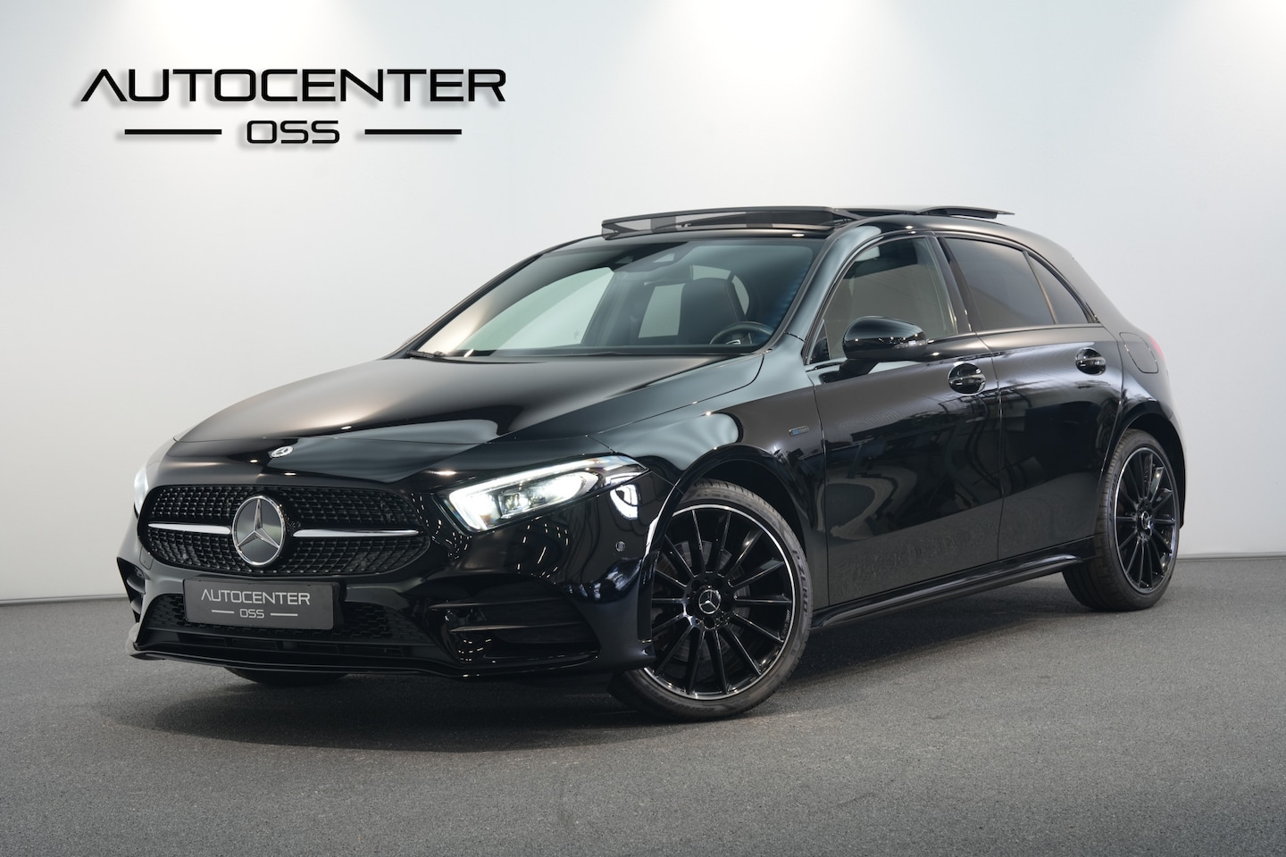 Mercedes-Benz A-klasse - 250 e AMG ✅ 19" AMG ✅ PANO ✅ CAMERA ✅ NIGHT ✅ SFEERVERLICHTING ✅ MULTIBEAM ✅ CRUISE ✅ BTW - AutoWereld.nl