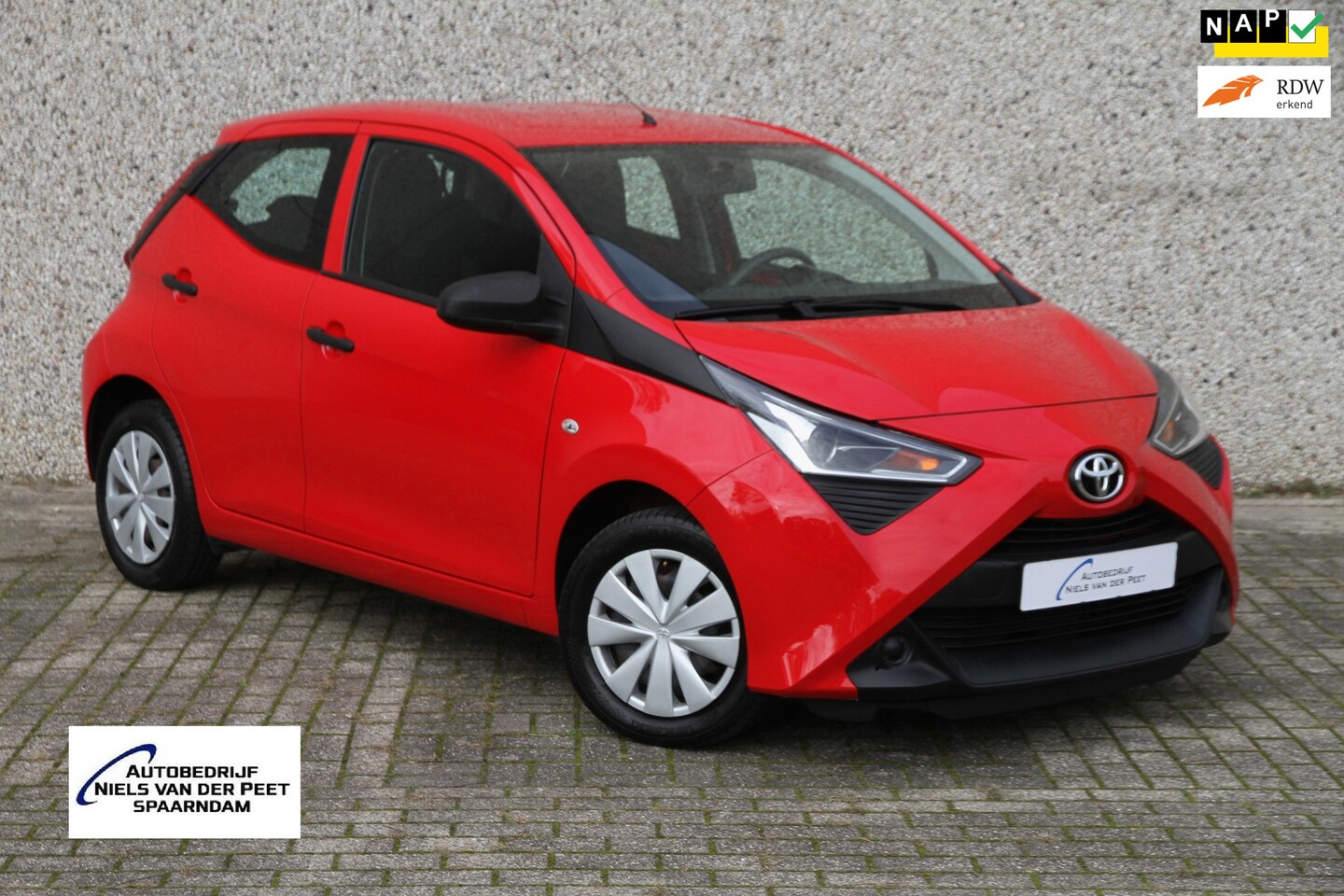 Toyota Aygo - 1.0 VVT-i x-fun / Airco / Bluetooth / Elektrische ramen / Multifunctioneel stuurwiel - AutoWereld.nl