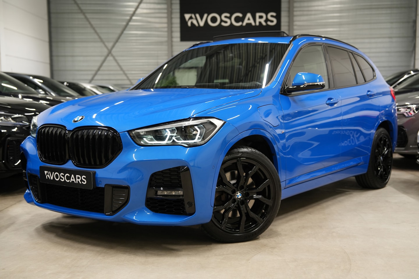 BMW X1 - xDrive25e M Sport * SoH 97% - Pano - Leder - Trekhaak - HUD - Camera - ACC - Keyless - HiF - AutoWereld.nl