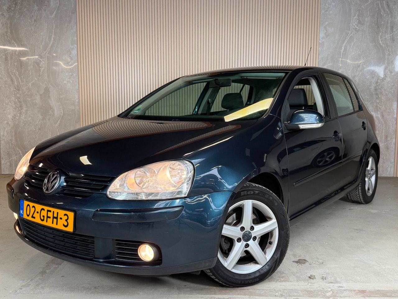 Volkswagen Golf - 1.6 FSI Trendline Trekhaak Airco Cruise Control - AutoWereld.nl