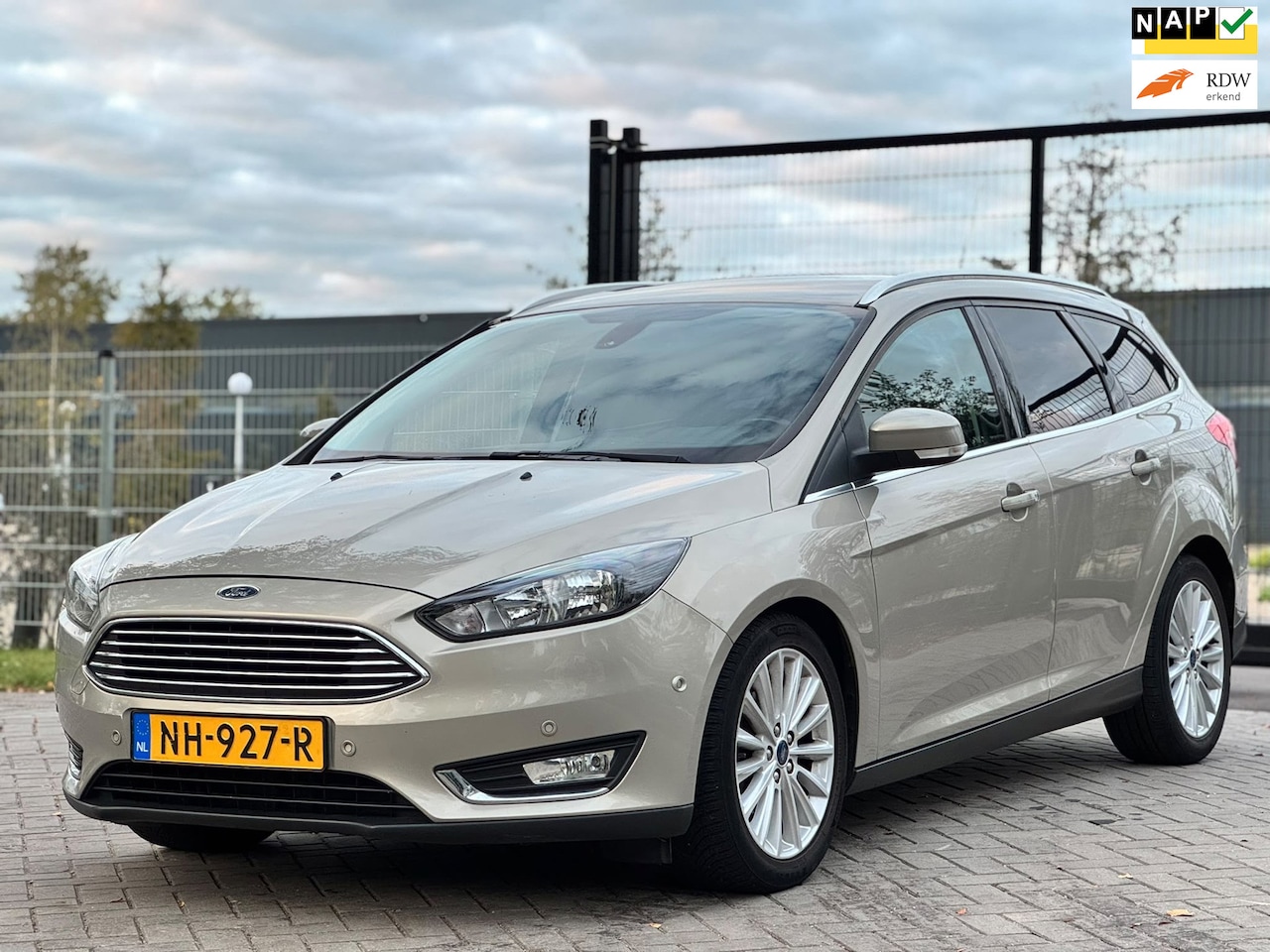 Ford Focus Wagon - 1.0 Titanium 1.0 Titanium - AutoWereld.nl
