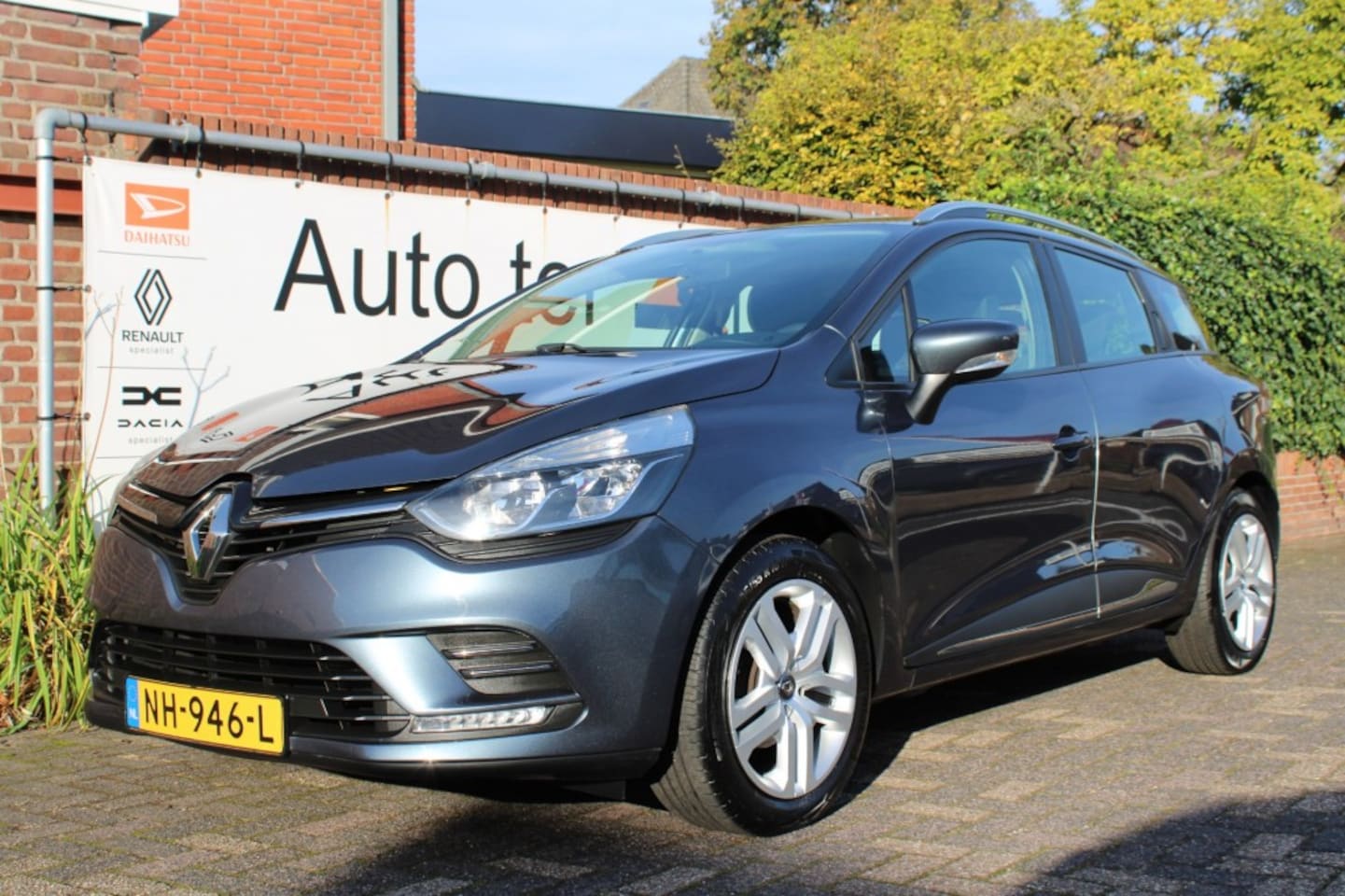 Renault Clio - TCe 90 pk Zen met o.a. navigatie/parkeersensoren - AutoWereld.nl
