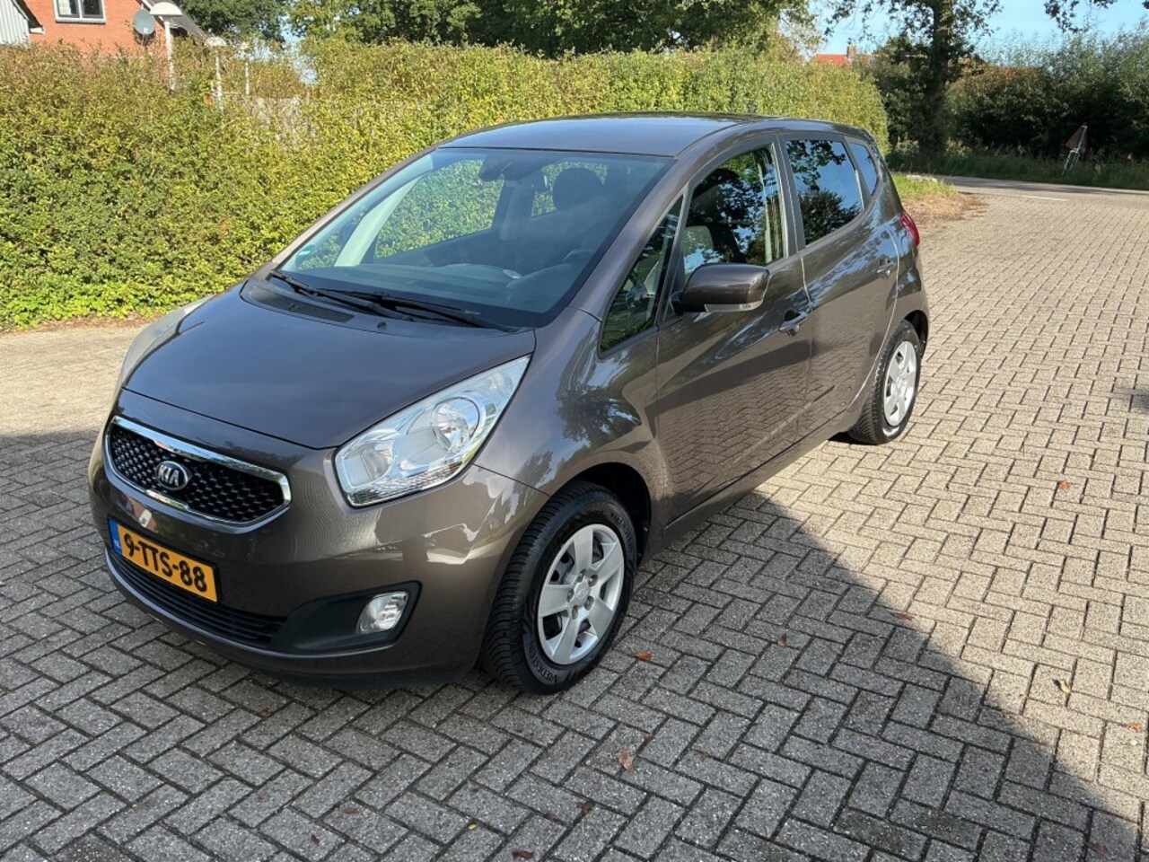 Kia Venga - 1.4 CVVT ExecutiveLine 1.4 CVVT EXECUTIVE LINE - AutoWereld.nl