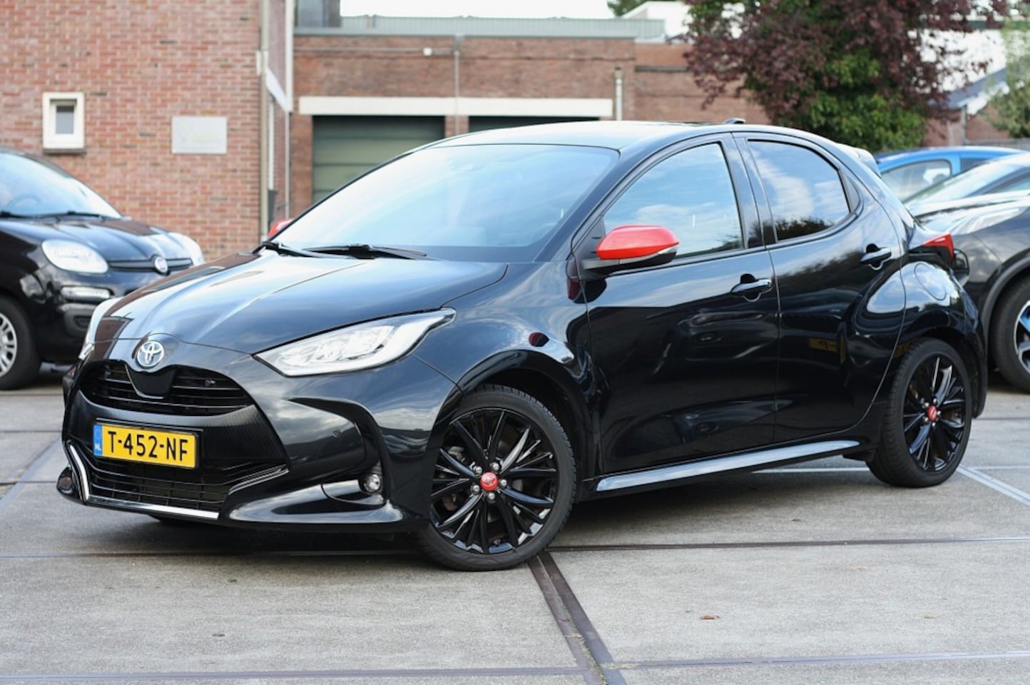 Toyota Yaris - 1.5 Hybrid Launch Ed. / HUD / Panorama / JBL / Camera - AutoWereld.nl