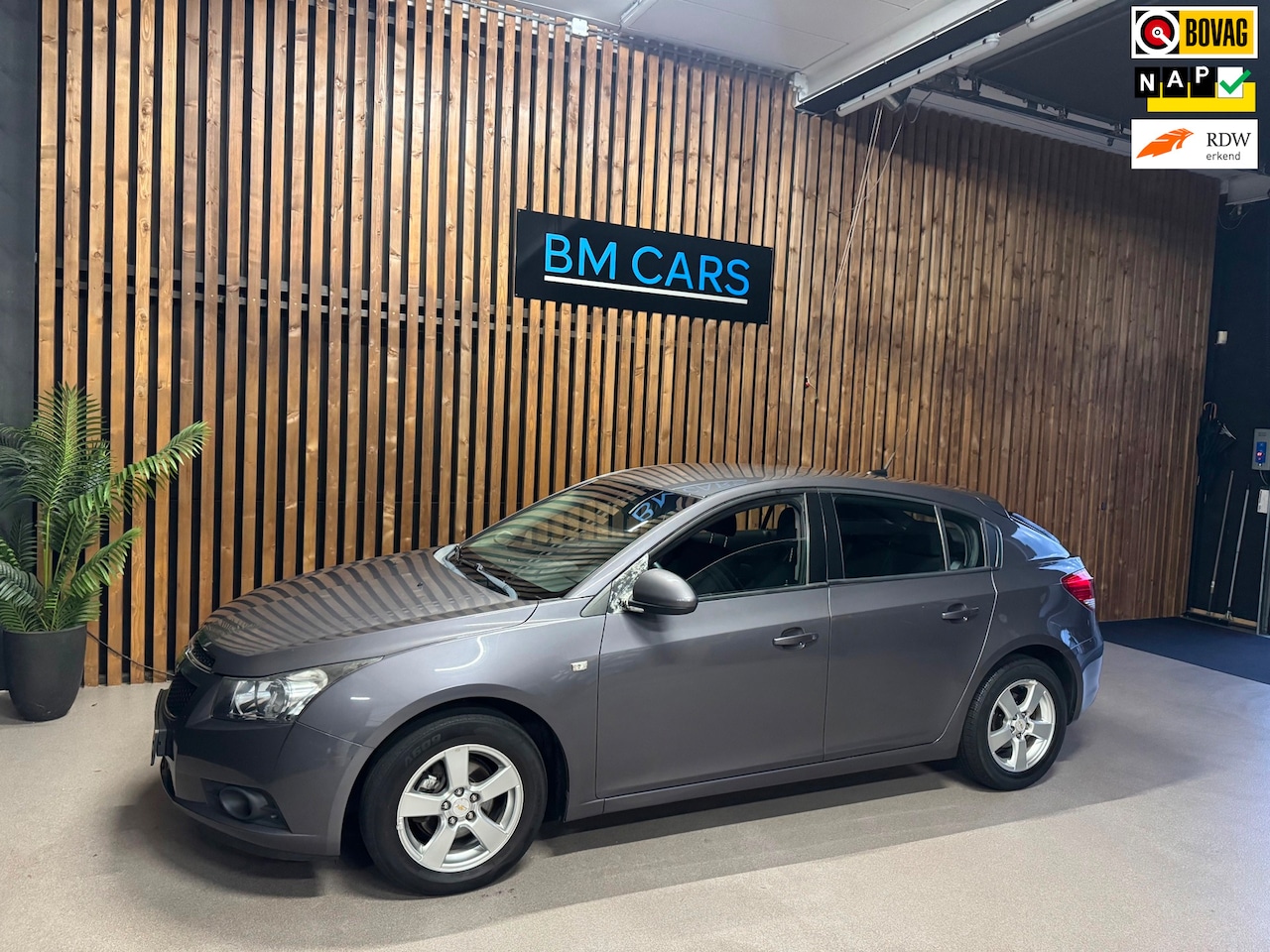 Chevrolet Cruze - 1.6 LT Airco, Navigatie, 2e eig - AutoWereld.nl