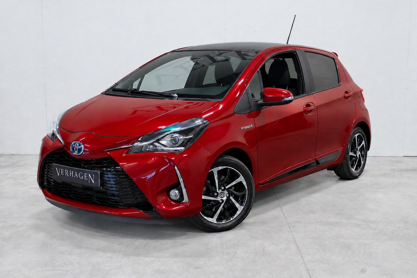 Toyota Yaris - 1.5 Hybrid Active NL auto Panodak Dealer onderhouden - AutoWereld.nl