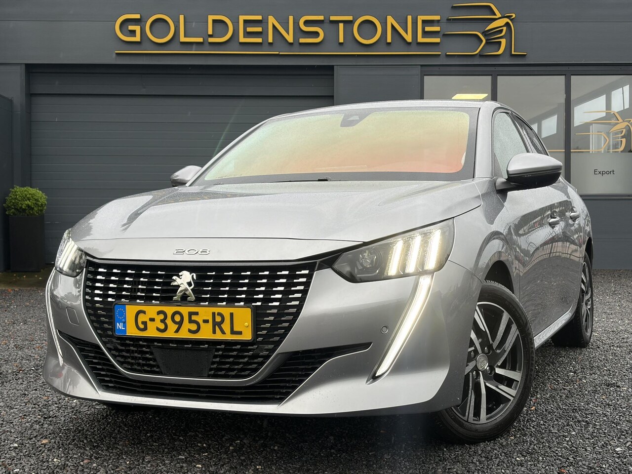 Peugeot 208 - 1.2 PureTech Allure ✓101pk✓D-riem vv 10-2025✓Dealer Onderhouden✓Carplay✓Draadloze telefoon - AutoWereld.nl