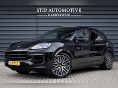 Porsche Cayenne - 3.0 E-Hybrid SportDesign | Panorama | 22'' Wielen | Trekhaak | Sfeerverlichting | Luchtver