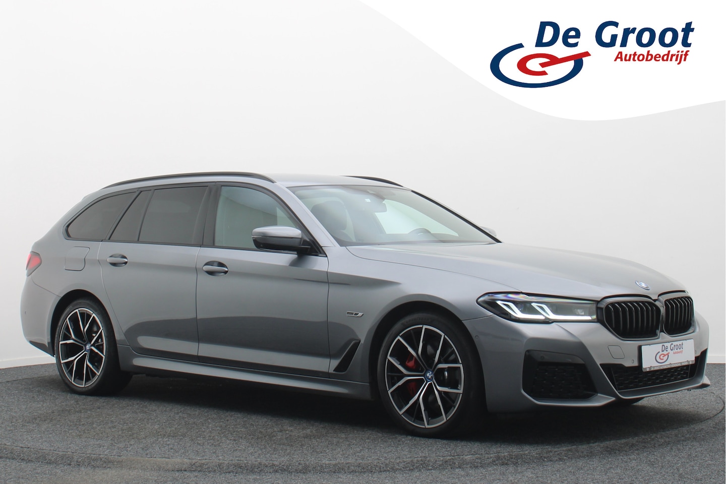 BMW 5-serie Touring - 530e M Sport Edition Leer, Soft-Close, 360° Camera, Head-Up, Stoelverwarming/ventilatie, L - AutoWereld.nl