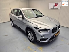 BMW X1 - SDrive18i Centennial High Executive Naci Camera Ecc Cruise Alu Velgen
