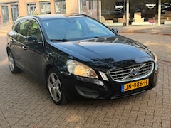 Volvo V60 - 2.0 D3 R-Design 5Cilinders