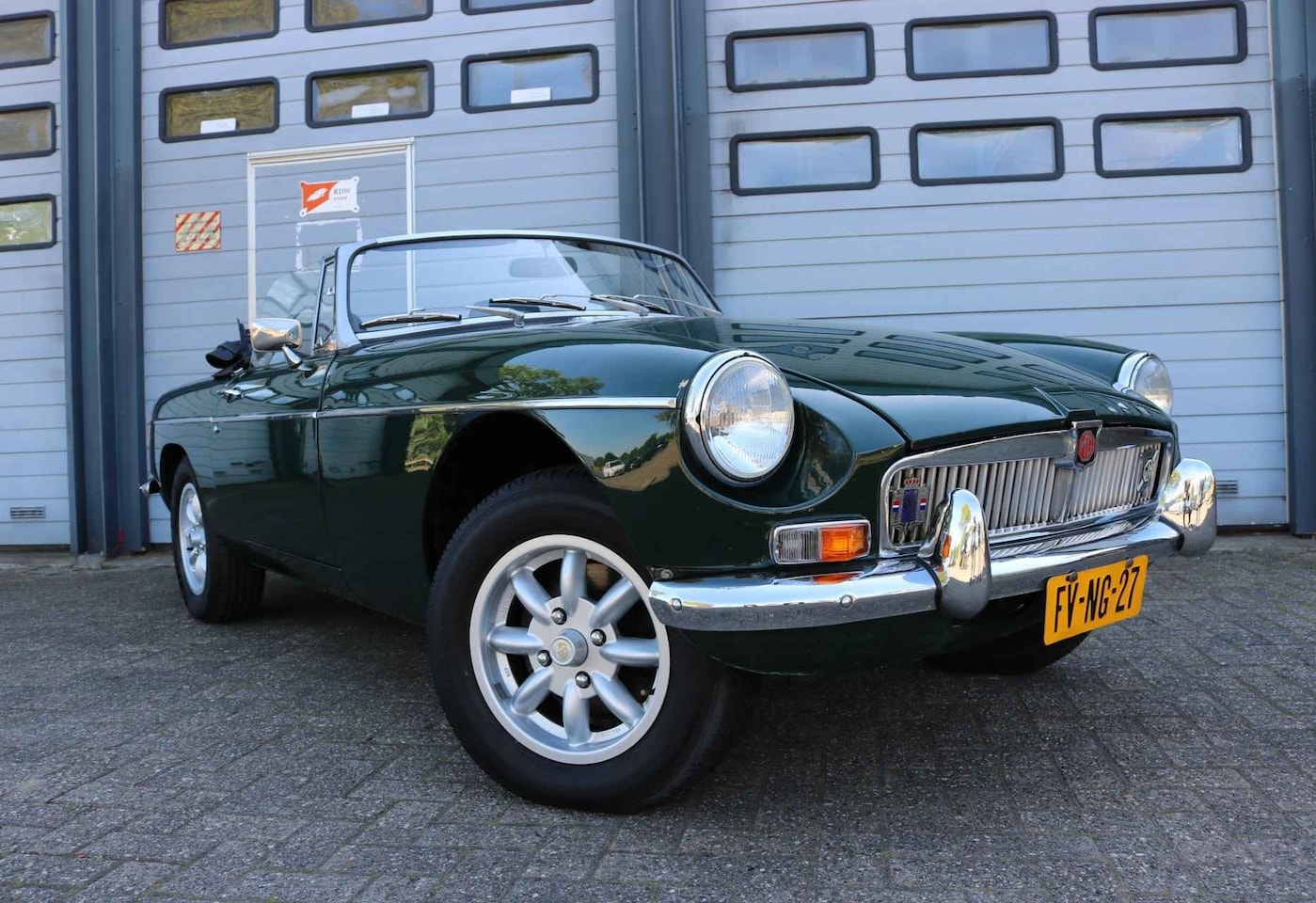 MG B type - 1.8 Roadster - AutoWereld.nl