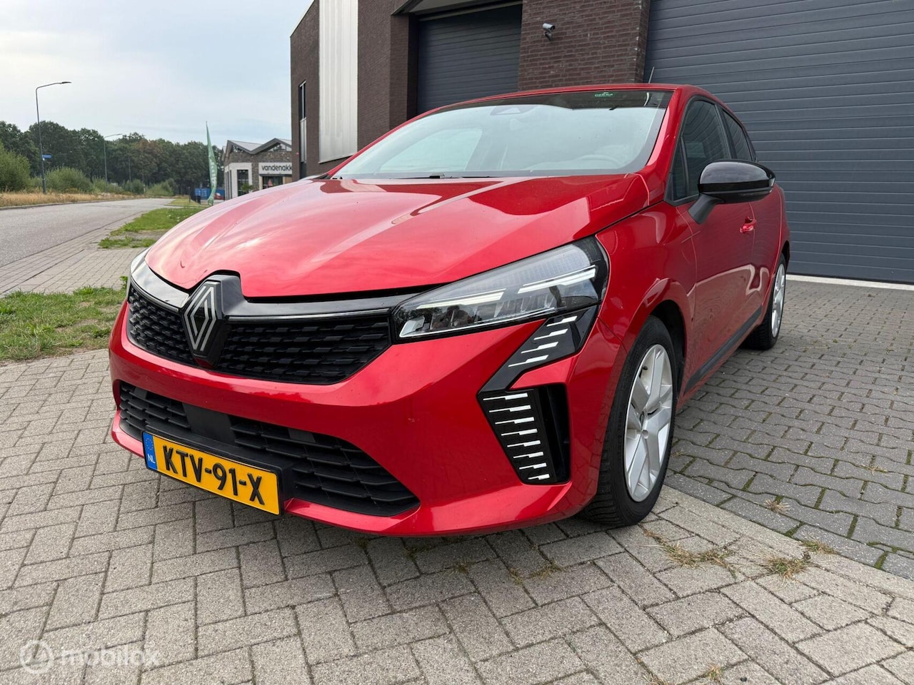 Renault Clio - 1.6 E-Tech Hybrid 145 Evolution 11-2023 - AutoWereld.nl