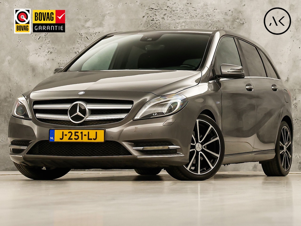 Mercedes-Benz B-klasse - 200 AMG Sport 157Pk (GROOT NAVI, CLIMATE, CAMERA, HARMAN/KARDON, GETINT GLAS, STOELVERWARM - AutoWereld.nl