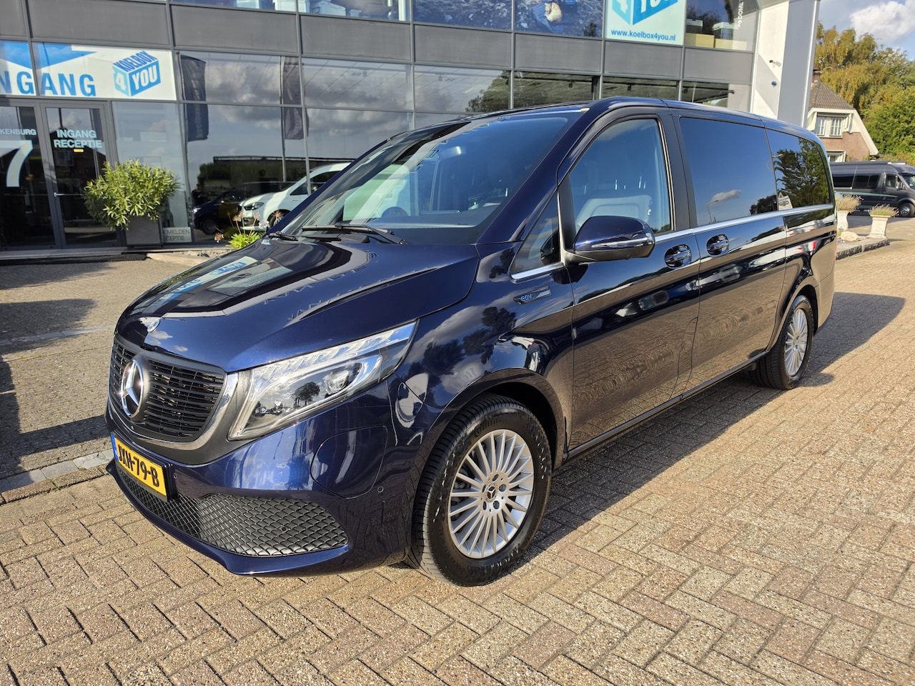 Mercedes-Benz EQV - 300 L2 Avantgarde 90 kWh 300 L2 Avantgarde 90 kWh - AutoWereld.nl