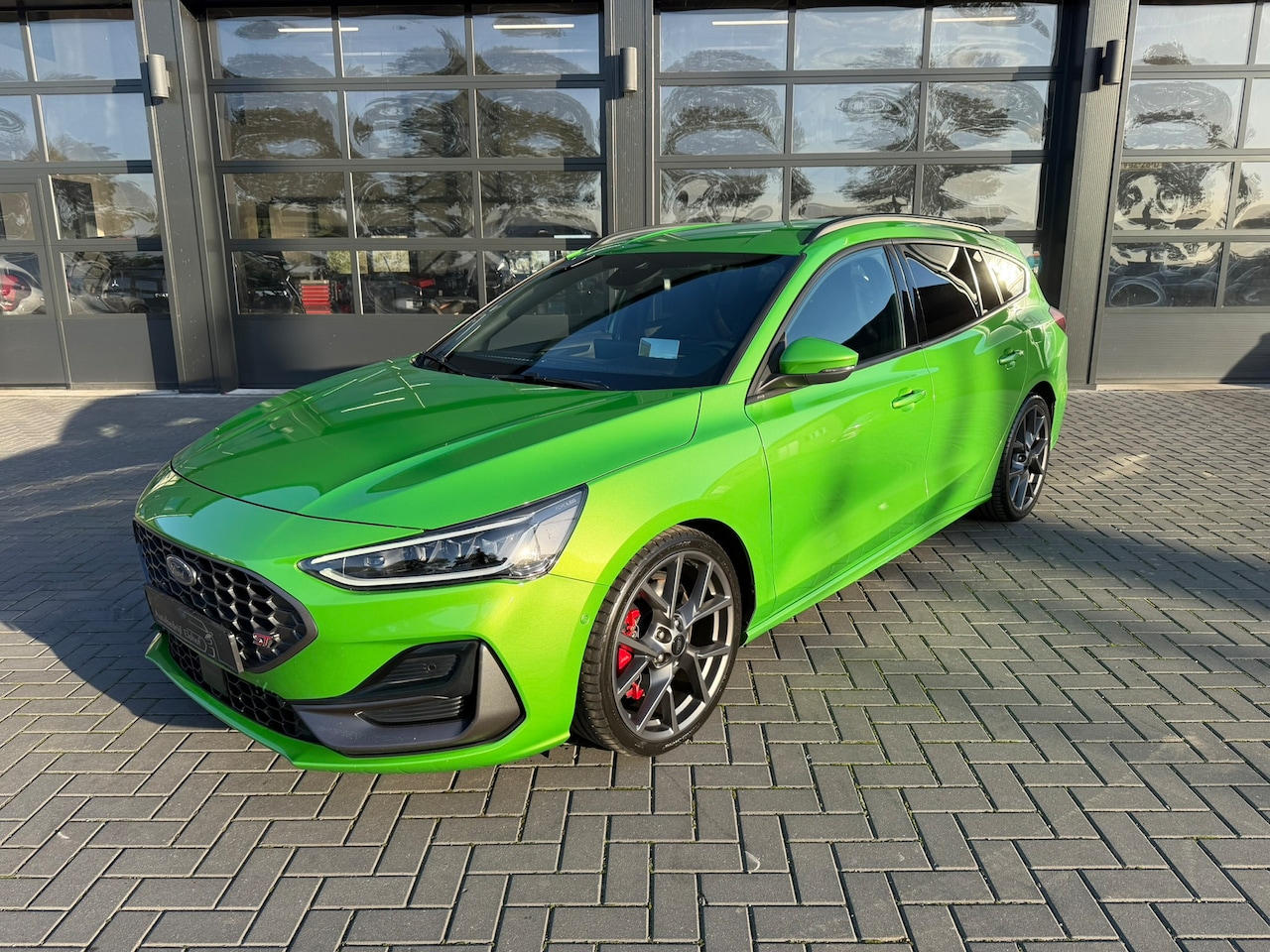Ford Focus Wagon - ST 280 PK | 2.3 EcoBoost | Performance Pack | B&O | Camera | HUD - AutoWereld.nl