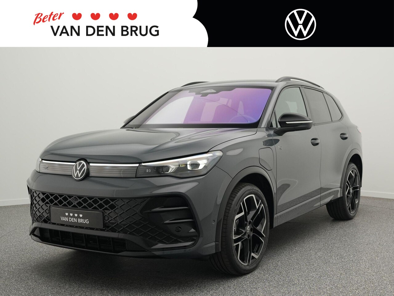 Volkswagen Tiguan - R-Line 1.5 eHybrid 204 PK | Matrix LED IQ | Trekhaak | Elek. Achterklep | 360 Camera | Sid - AutoWereld.nl