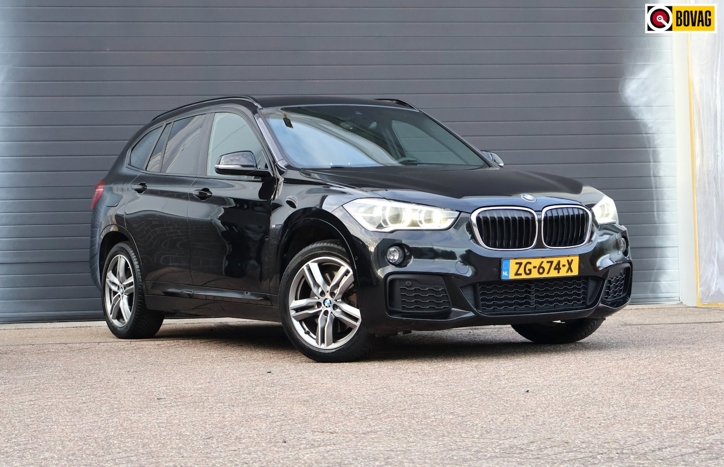 BMW X1 - XDrive20i M Sport Alcantara/Navi/PDC/Luxe - AutoWereld.nl