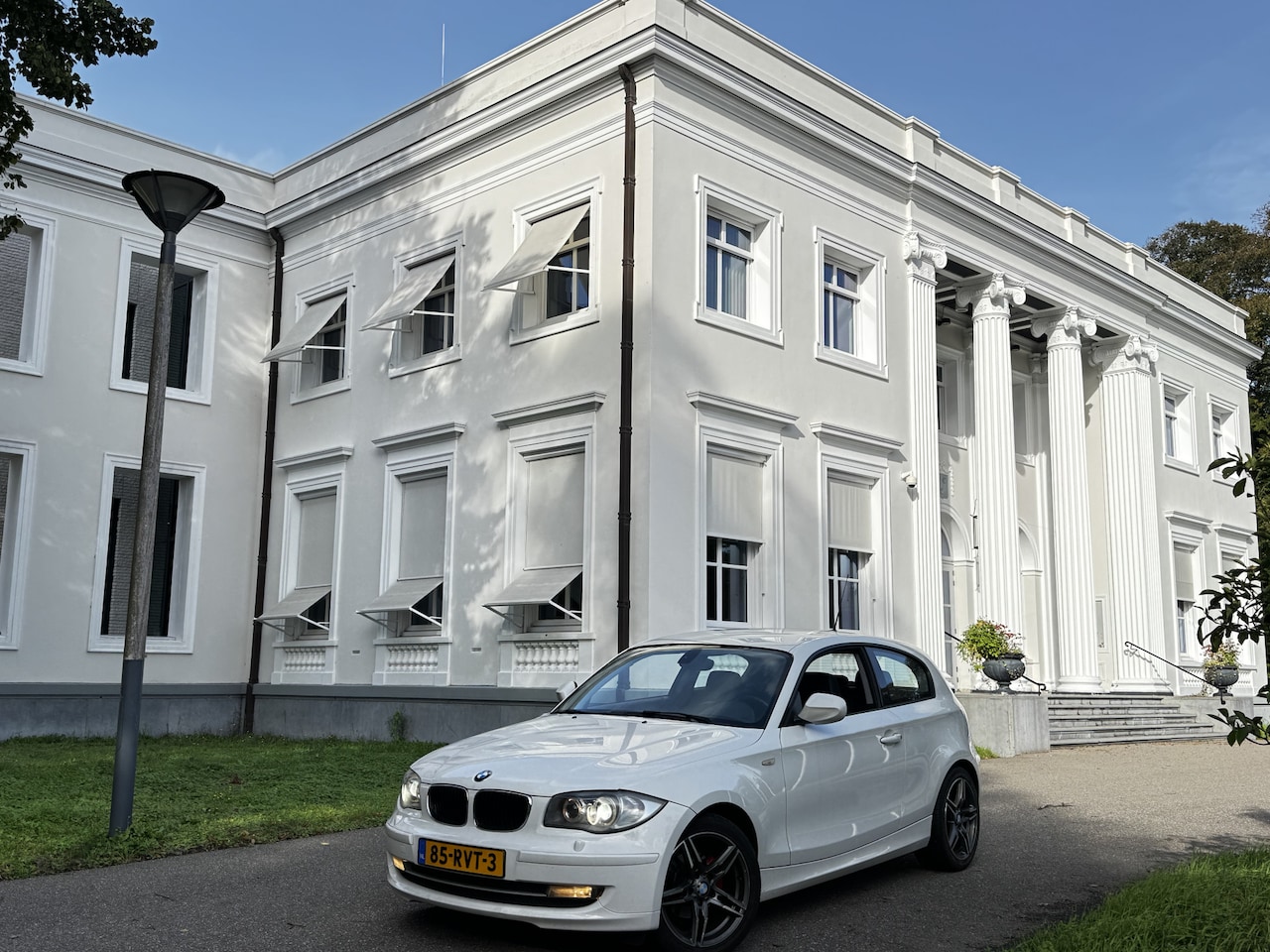 BMW 1-serie - 116 i AUT, MOOI ZWART LEDER, XENON - AutoWereld.nl