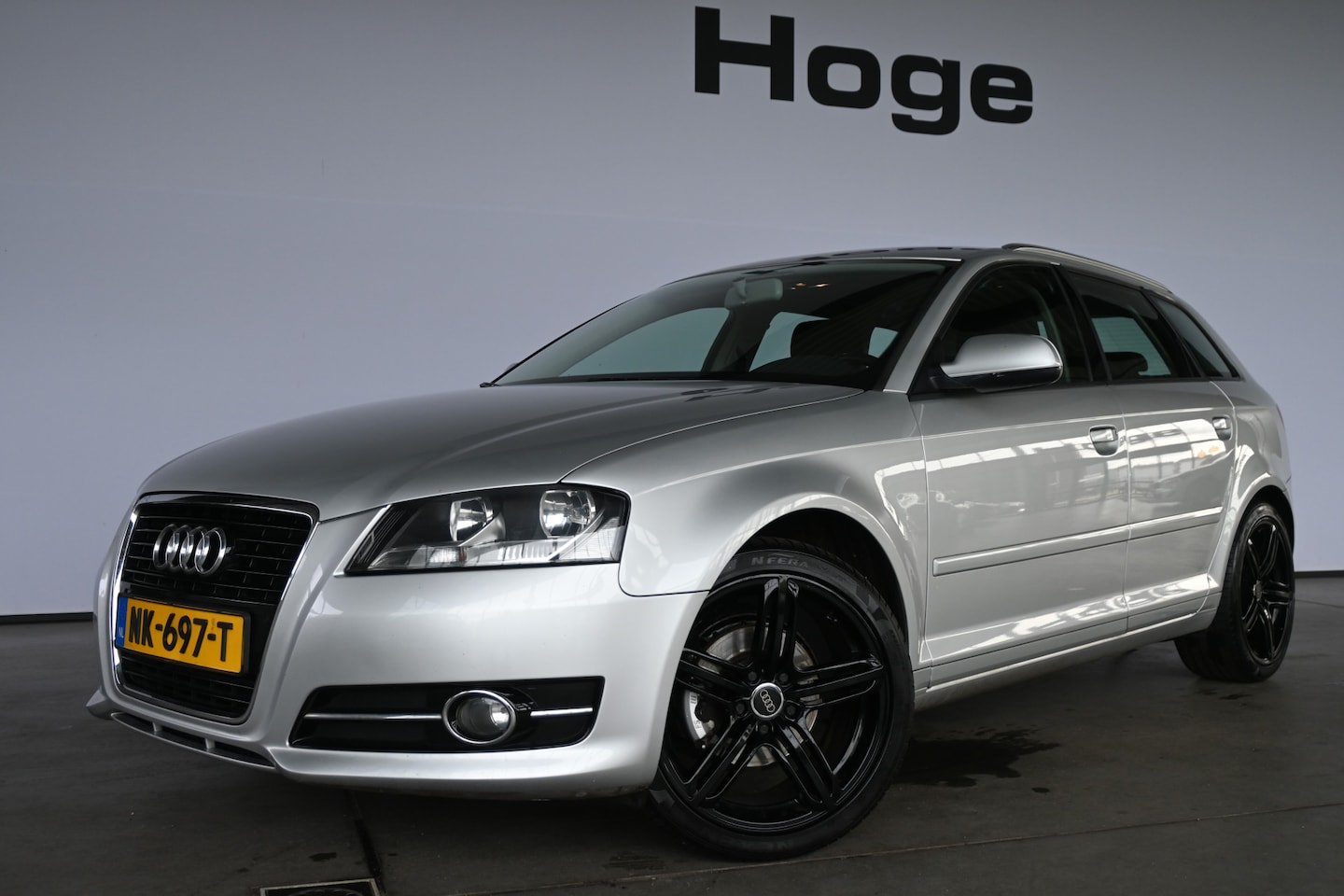 Audi A3 Sportback - 1.2 TFSI Attraction Clima Cruise control Navigatie Trekhaak Stoelverwarming Inruil Mogelij - AutoWereld.nl