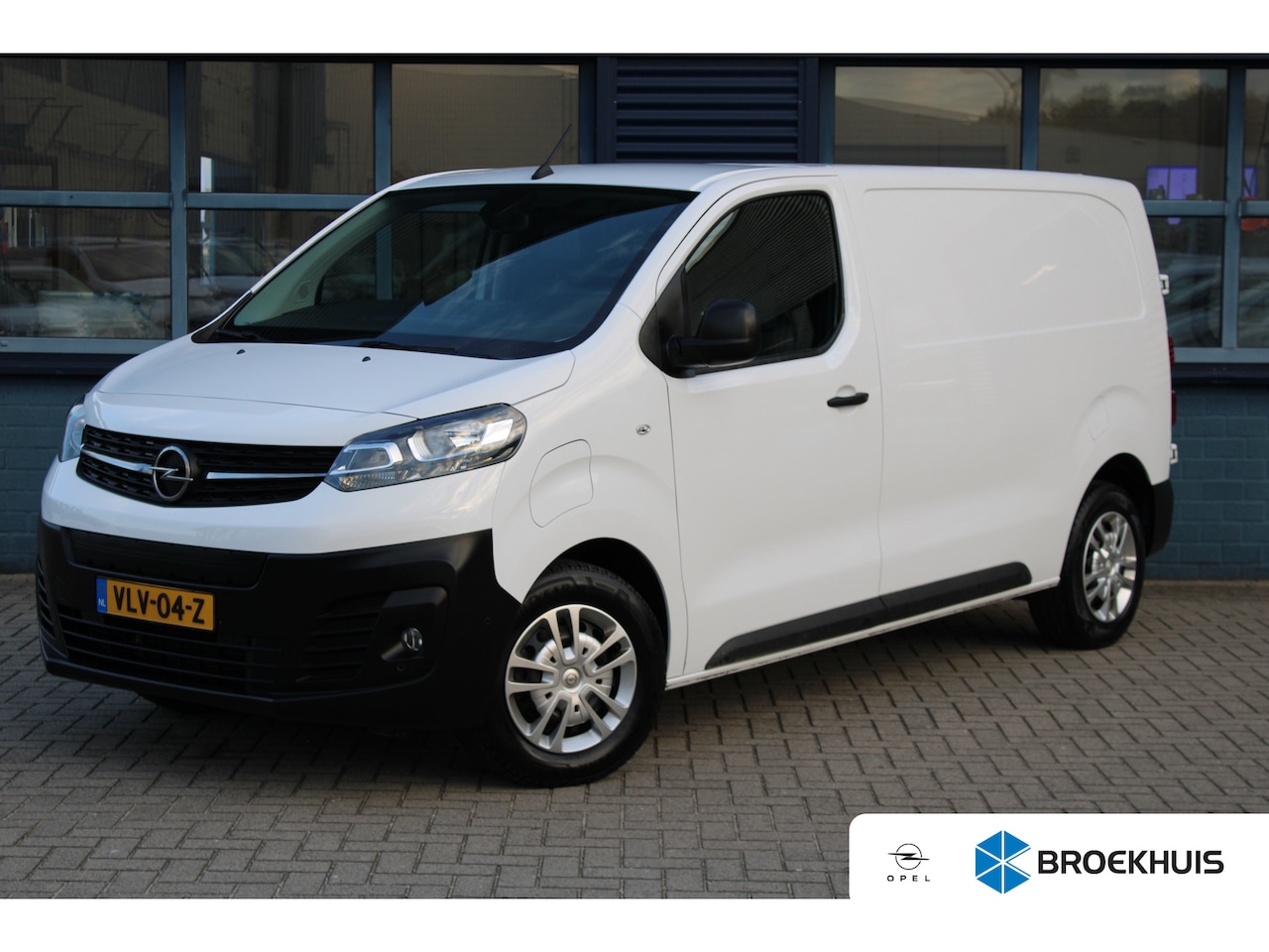 Opel Vivaro-e - L2 50 kWh | CAMERA | NAVI | BETIMMERING | APPLE CARPLAY/ANDROID AUTO | SENSOREN VOOR/ACHTE - AutoWereld.nl