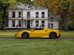Ferrari F8 Spider - 3.9 V8 HELE | Lift | JBL | Carbon interior