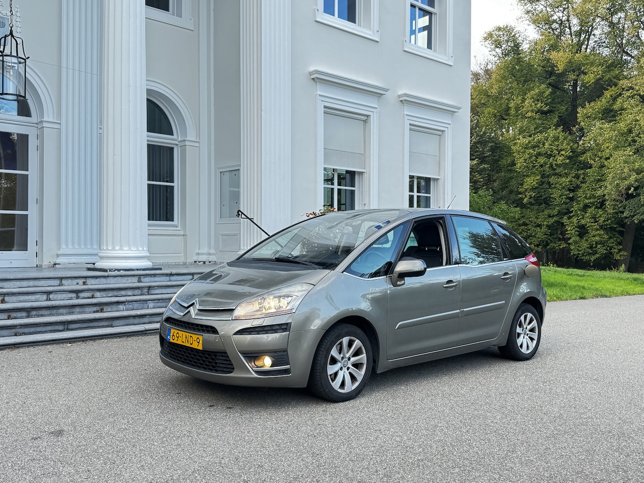 Citroën C4 Picasso - 1.6 THP AUT, LEDER Exclusive EB6V 5p. - AutoWereld.nl