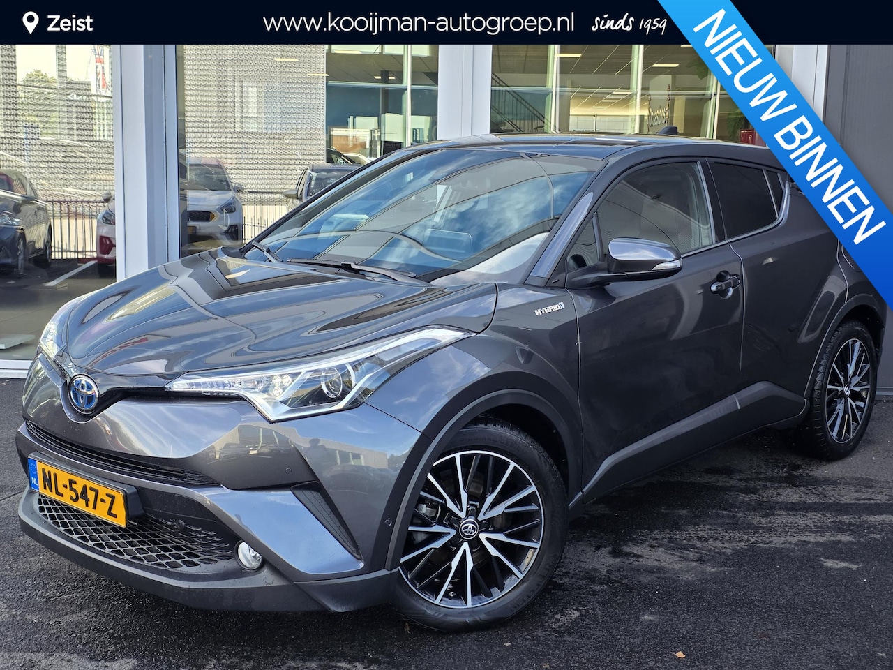 Toyota C-HR - 1.8 Hybrid Executive NL Auto | Half lederen bekleding | 18 inch | Climate control | Parkee - AutoWereld.nl