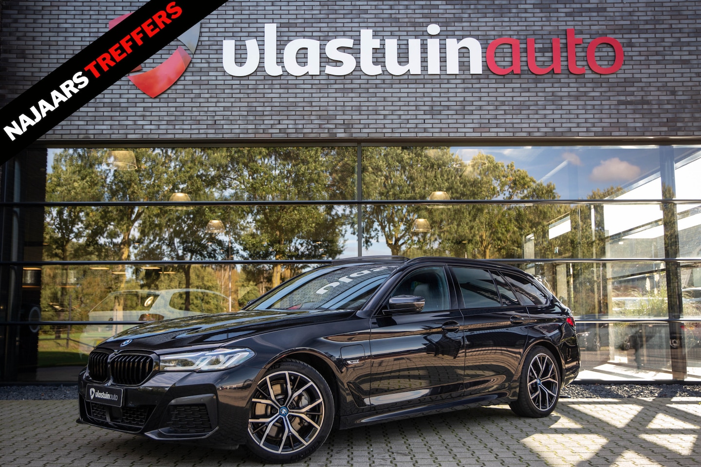 BMW 5-serie Touring - 530e High Executive M-Sport , SOH 85%, Pano, Laser, Head-up Display, 360-camera - AutoWereld.nl