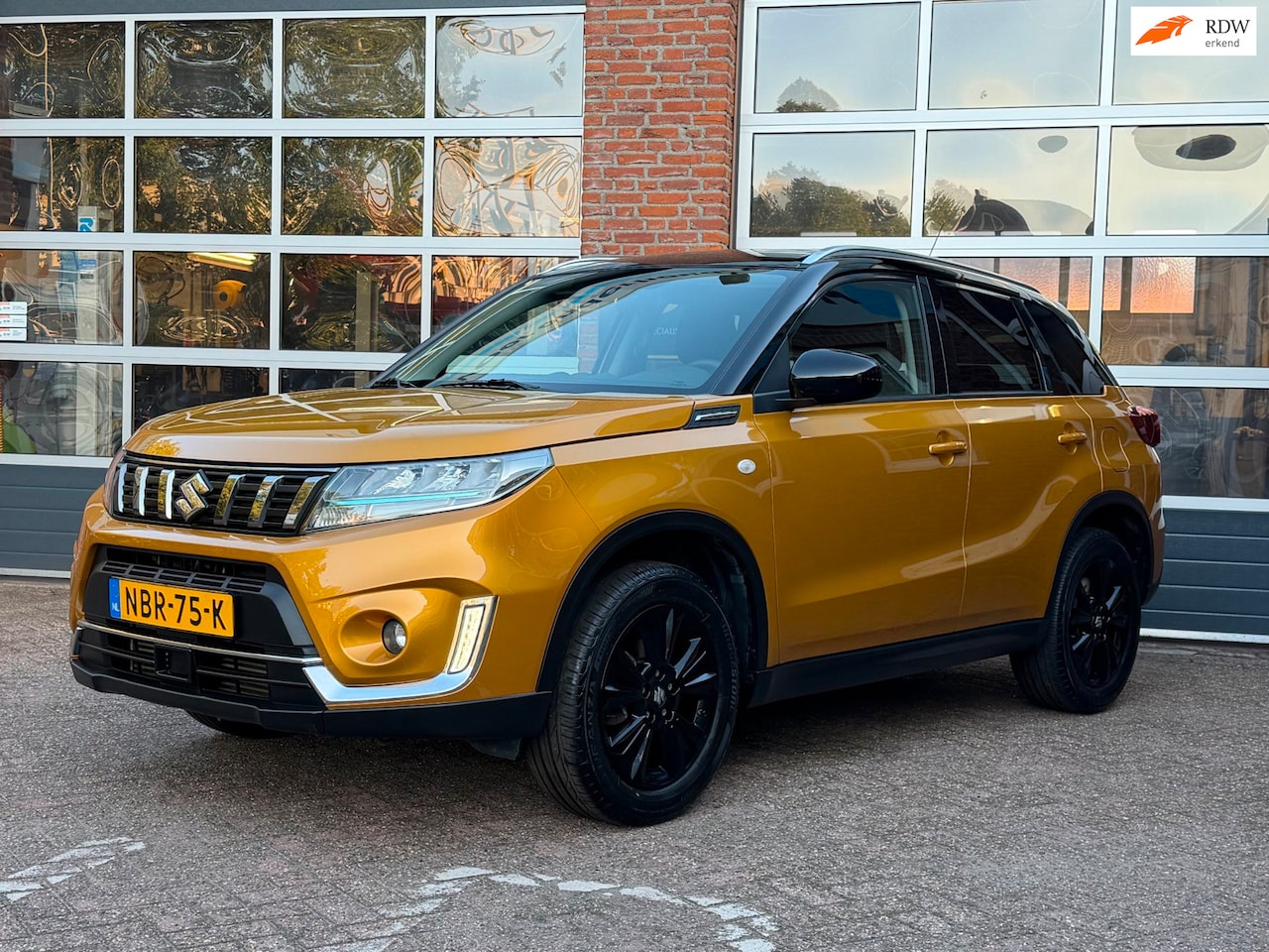 Suzuki Vitara - 1.4 Boosterjet Select Smart Hybrid 1.4 Boosterjet Select Smart Hybrid, Navi, Cruise, Camera, Stoelverw. - AutoWereld.nl