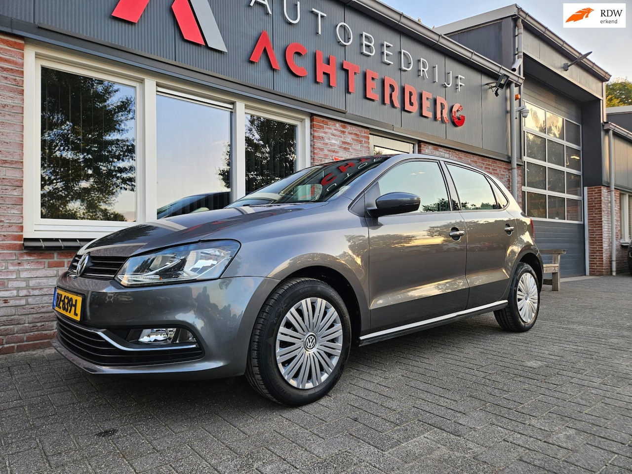 Volkswagen Polo - 1.0 Comfortline Airco! 5-Deurs! Leuke/Nette Auto! Dealer Onderhouden! - AutoWereld.nl