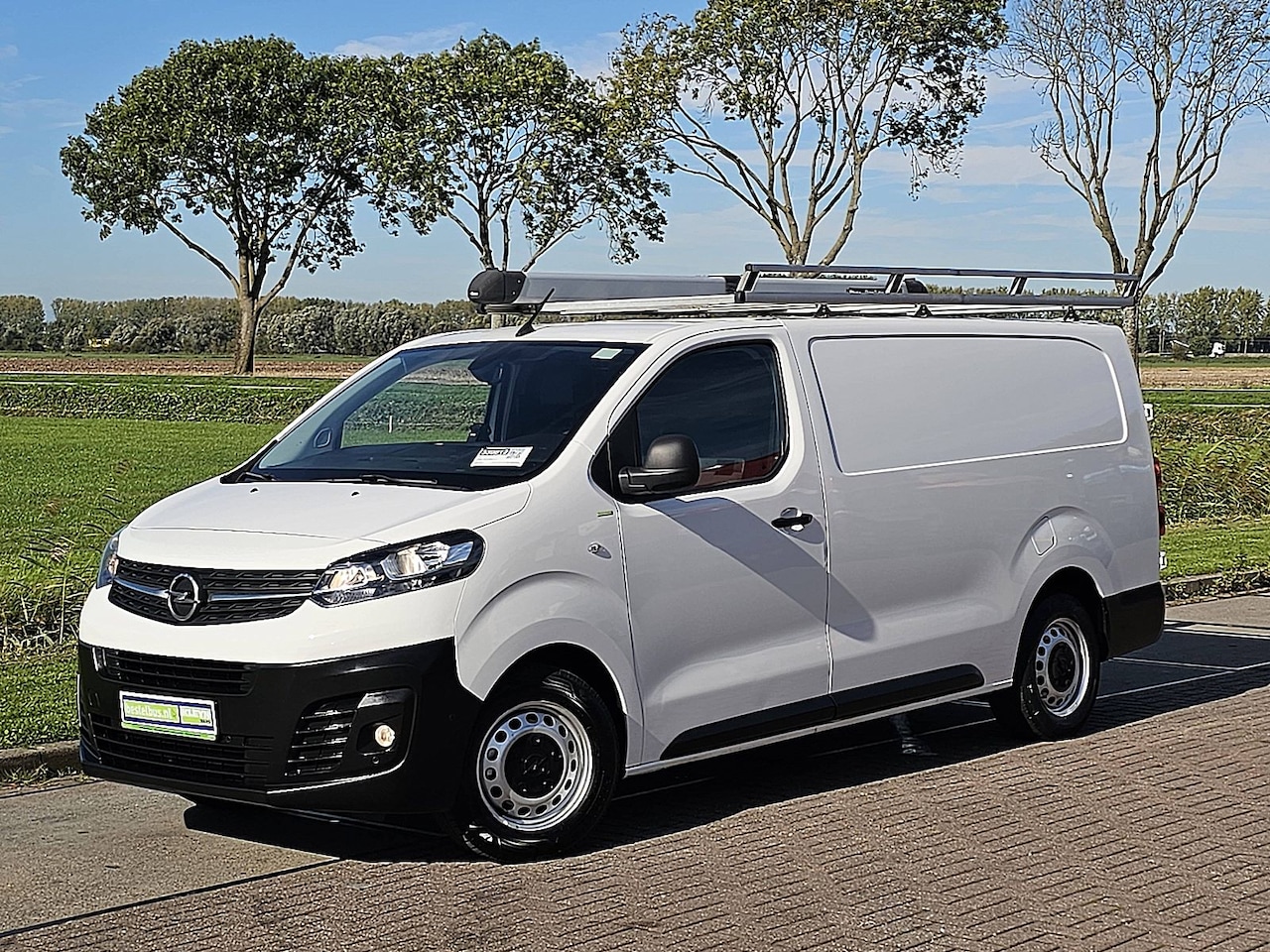Opel Vivaro - 1.5 CDTI L3H1 Edition Cruise control, Airco, Pdc, Climate control, Imperiaal, Trekhaak - AutoWereld.nl