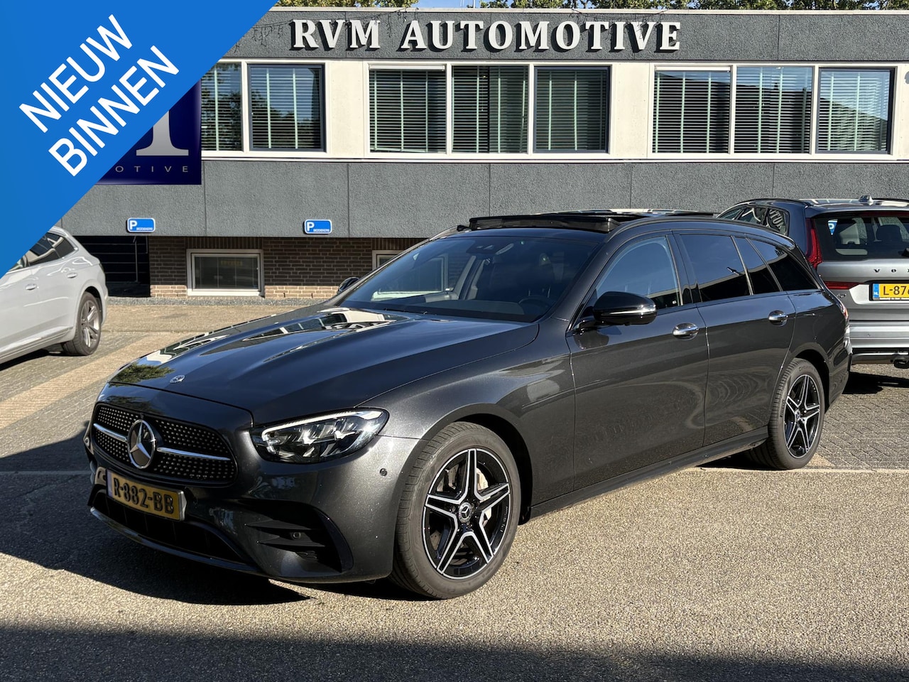 Mercedes-Benz E-klasse Estate - 300 e Business Solution AMG MERCEDES GARANTIE T/M 03-2028 | SOH 93% | PANORAMADAK | ELEKTR - AutoWereld.nl