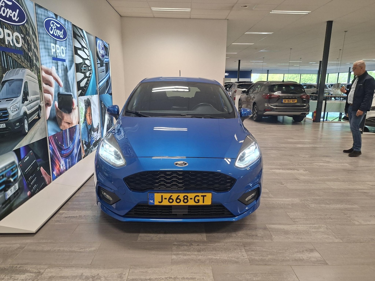 Ford Fiesta - 1.0 EcoBoost ST-Line | WinterPack | Navigatie | Cruise Control  | Metaallak | - AutoWereld.nl
