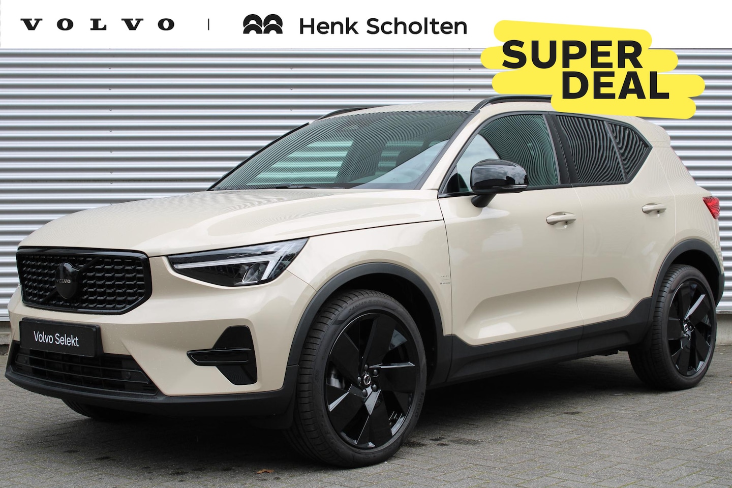 Volvo XC40 - B4 Automaat Mild Hybrid Plus Dark | Verwarmbare Voorruit | Elektrisch Verstelbare Voorstoe - AutoWereld.nl