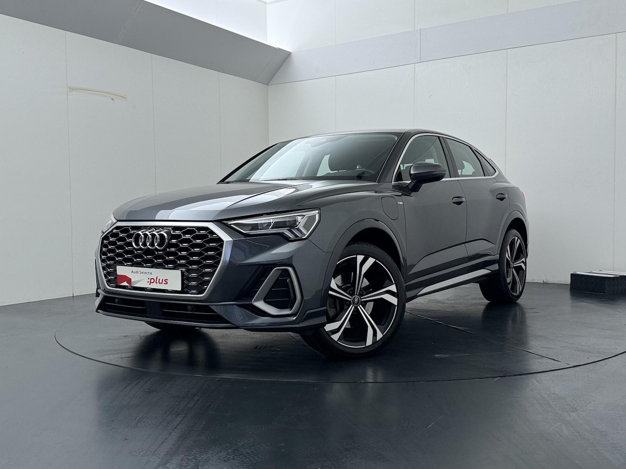 Audi Q3 Sportback - 45 TFSI e S Edition | 245 PK | SoH 94% | Adaptive Cruise Control | Climate control | 20" L - AutoWereld.nl