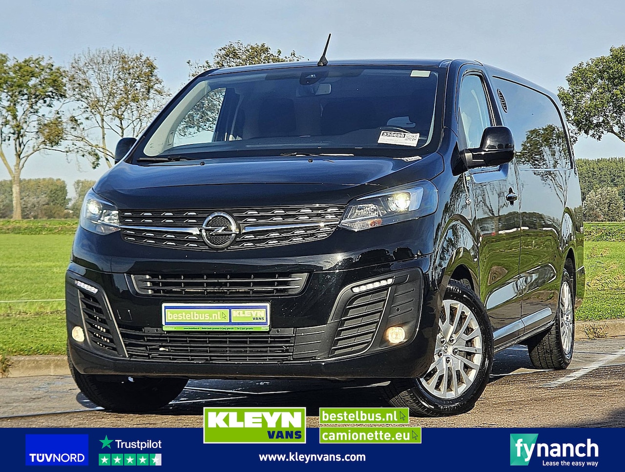 Opel Vivaro - 2.0 L3H1 Xenon LED Automatische Airco 3 Zits Camera Carplay PDC Cruise Control Euro6 145 P - AutoWereld.nl