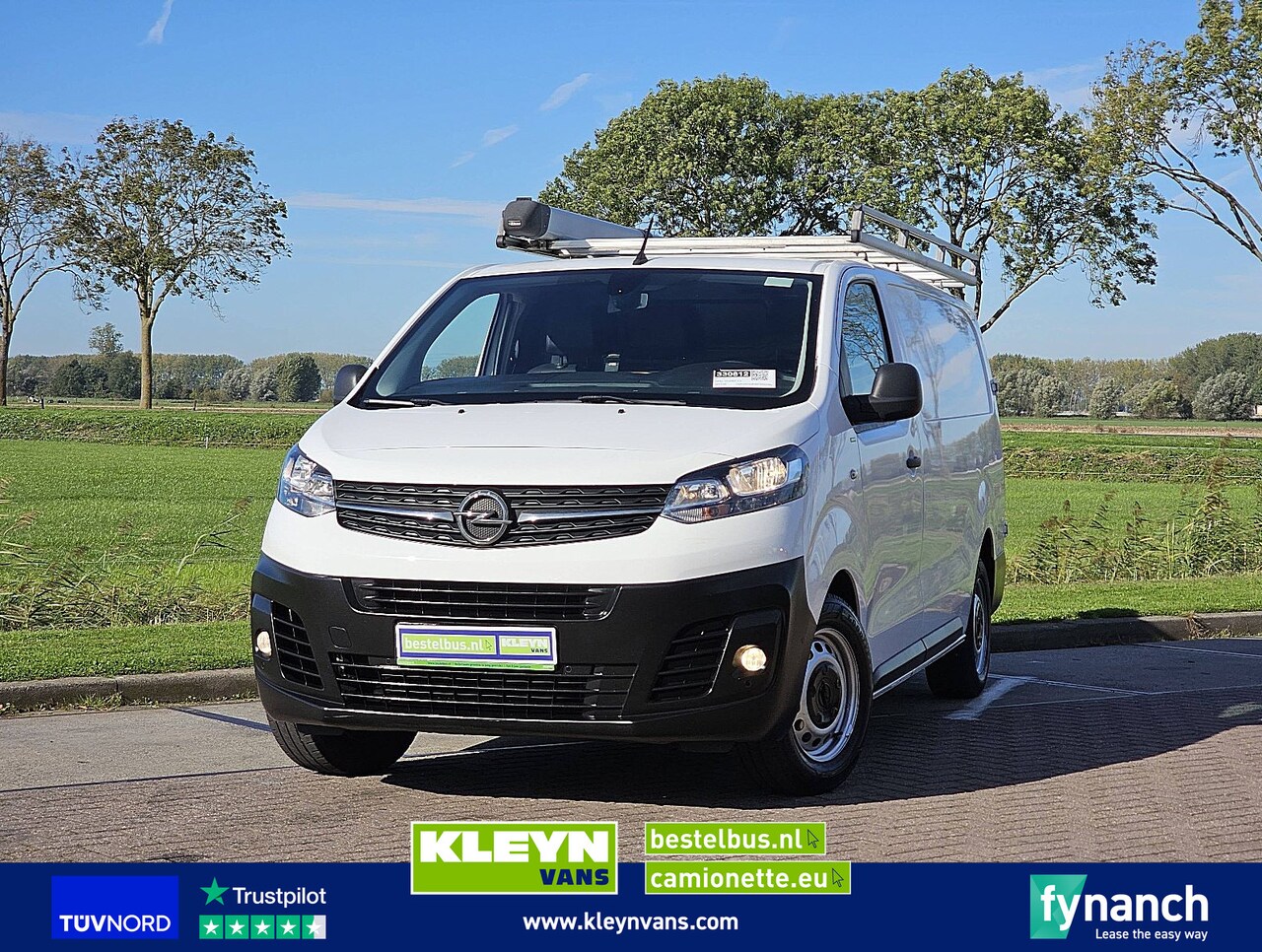 Opel Vivaro - 1.5 L3 XL NAP Euro6 Airco Trekhaak Imperiaal Oh-Historie 3-Zits! - AutoWereld.nl