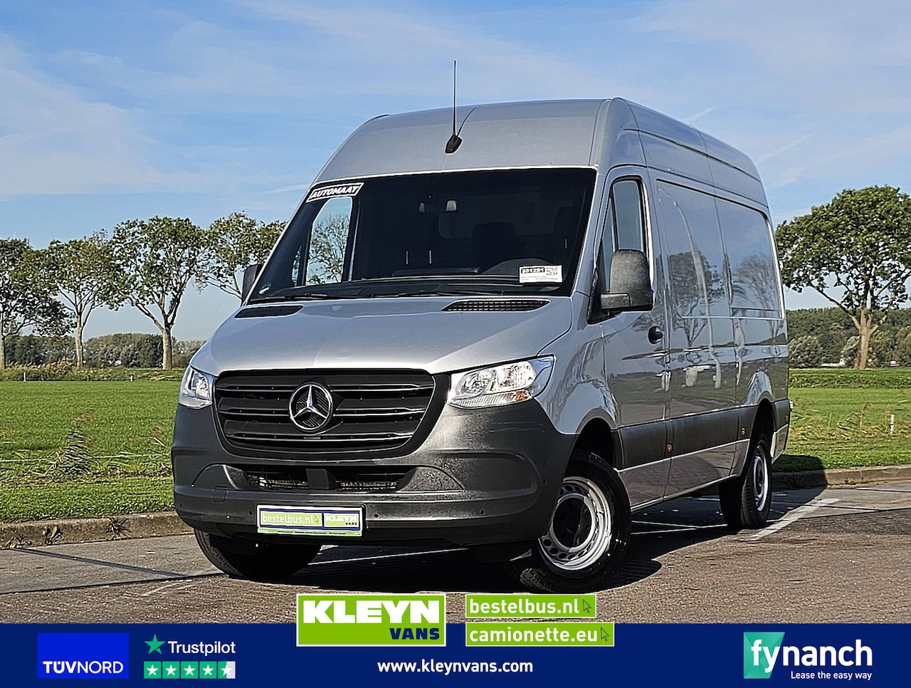 Mercedes-Benz Sprinter - 319 L2H2 RWD 3.5t-Trekhaak Automaat 3 Zits Mbux Navi Camera Airco Apple Carplay Parkeersen - AutoWereld.nl