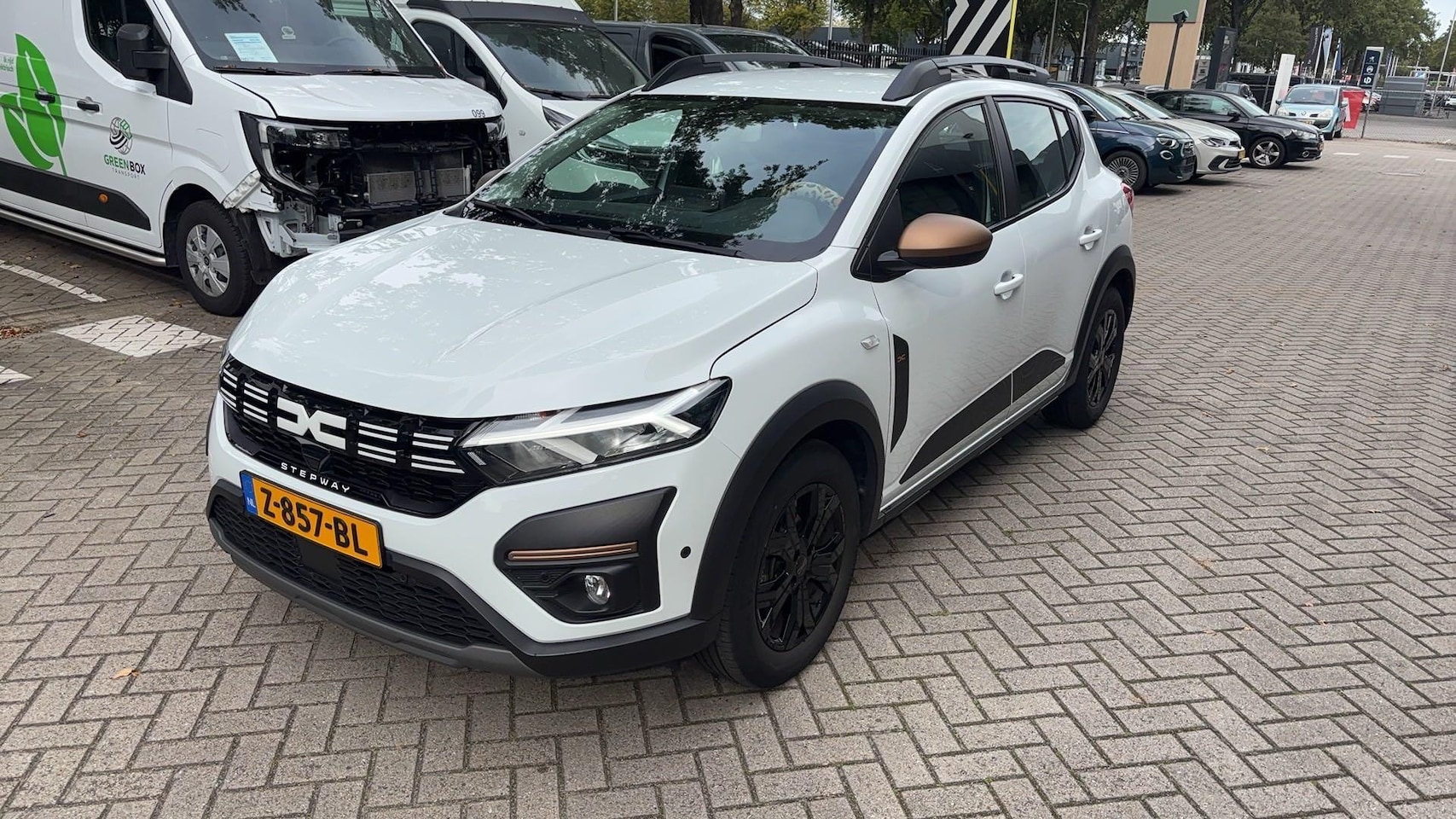 Dacia Sandero Stepway - 1.0 TCe 100 ECO-G Up&Go | LPG | Apple Carplay/Android Auto | Achteruitrijcamera | Parkeers - AutoWereld.nl