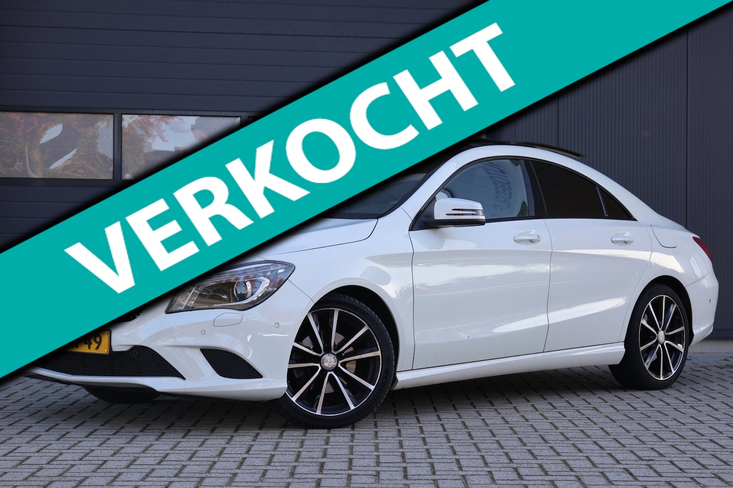 Mercedes-Benz CLA-Klasse - 180 Ambition | panoramadak | elek. / memory best. stoel | xenon | ledverlichting | leder | - AutoWereld.nl