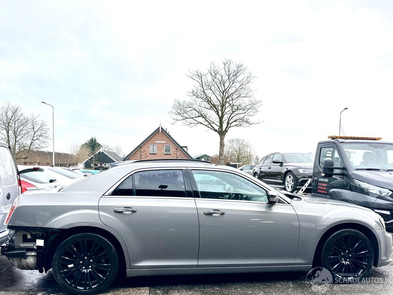 Lancia Thema - 3.0D V6 Turbo 190pk aut Platinum - xenon - navi - leer - memory - elektr rollo - stoelverw - AutoWereld.nl