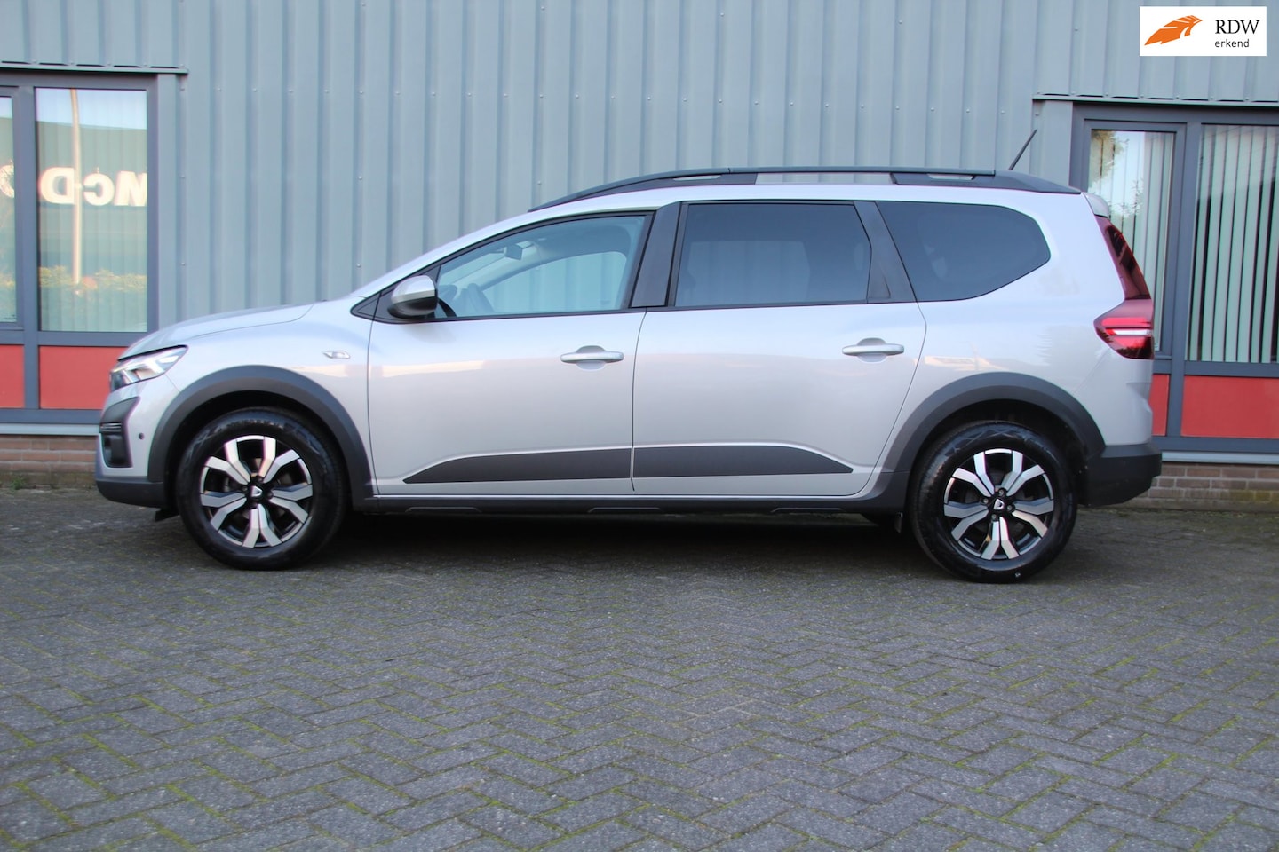 Dacia Jogger - 1.0 TCe Bi-Fuel Comfort 5p. LPG Nieuwstaat 28.000 kms - AutoWereld.nl